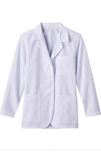 Elegant White Lab Coat – Full and Half Sleeves, Two Large Patch Pockets, Professional Look Manufacturers, Suppliers in Tamil Nadu